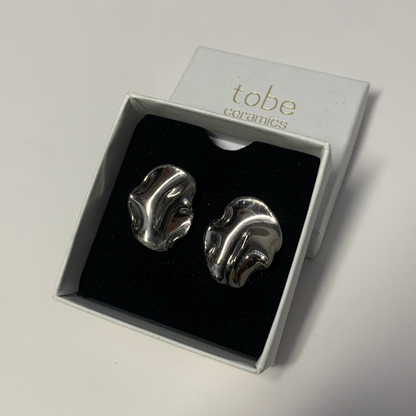 resilience earring indomitable grace silver porcelain 