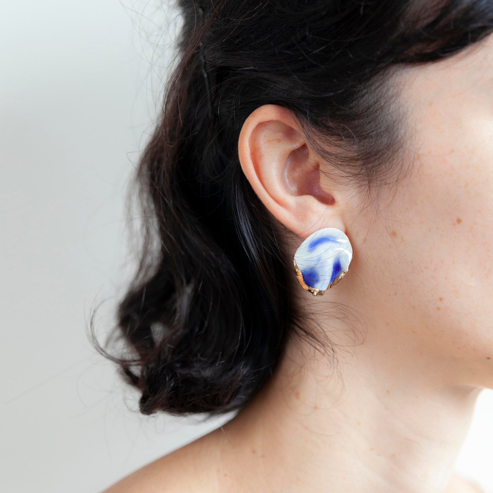 midnight calm resilience earring porcelain blue white